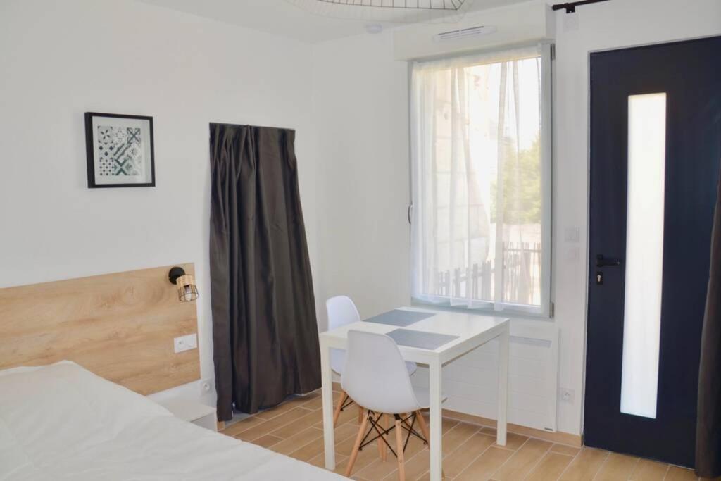 Superbe Studio Idealement Situe ! Avoine 외부 사진